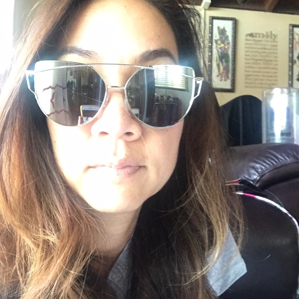 Silver mirrored sunnies